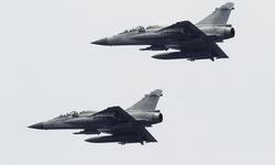 Tayvan'a ait Mirage 2000 savaş uçağı adanın doğusunda denize düştü!