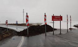 Kars'ta sel ve taşkın nedeniyle Alisofu grup yolu ulaşıma kapatıldı