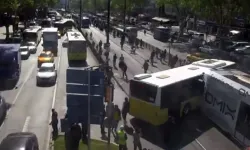 İstanbul Fatih'te tramvayla İETT otobüsü çarpıştı