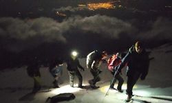 Ağrı Dağı'na tırmanan Fransızlar kar ve fırtınaya yakalandı