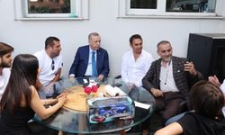 Cumhurbaşkanı Erdoğan vatandaşların çay davetini kabul etti