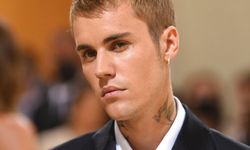 Justin Bieber kısmi yüz felci geçirdi