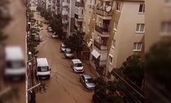 İzmir 15 dakikada sağanak yağmura teslim oldu!