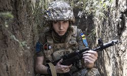 Ukraynalı kadın askerlerin cephedeki mücadelesi görüntülendi