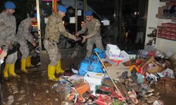 Mehmetçik Antalya'daki afetzedeler için seferber oldu