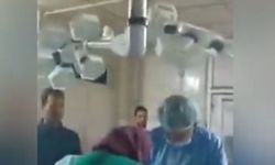 Pakistan'daki 7.7 lik depreme ameliyathanede yakalandılar