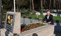 Kemal Kılıçdaroğlu Gaffar Okkan'ın mezarını ziyarete gitti