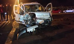 Ordu Perşembe'de kamyonet ile otomobil çarpıştı! 5 kişi yaralandı
