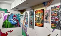 Gölge Artizm’in “Lâl Gece” sergisi Decollage Art Space’de