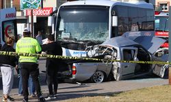 İzmir'de midibüs ile pikap çarpıştı! 1 ölü, 6 yaralı