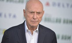 Oscar ve Tony ödüllü aktör Alan Arkin hayatını kaybetti.