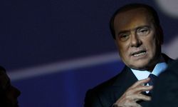 Eski İtalya Başbakanı Silvio Berlusconi hayatını kaybetti