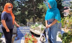 Usta sanatçı Hüseyin Altın, vefatının 7. yılında mezarı başında anıldı