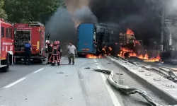 Sakarya'da bariyere çarpan tır alev topuna döndü! Art arda meydana gelen patlamalar anbean kaydedildi