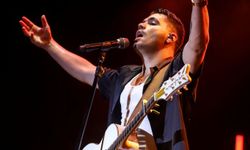 Emir Can İğrek'in duygusal İzmir konseri