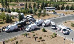 Elazığ'da yolcu otobüsü ile minibüs çarpıştı! 18 yaralı