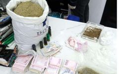 İzmir'de uyuşturucu operasyonu! 2 kilogram bonzai ele geçirildi