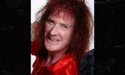 Heavy metal grubu AC/DC'nin davulcusu Colin Burgess öldü
