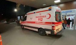 Antalya'da Otomobil otobüs durağına daldı: 2 can kaybı