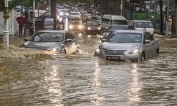 Antalya'da sel ve su baskını uyarısı: 5 ilçede eğitime ara verildi