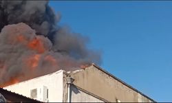 İzmir Kemeraltı Çarşısı'nda yangın büyüyor