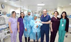 29 haftalık doğan Erkan bebek, 75 günlük yaşam mücadelesinin ardından ailesine kavuştu