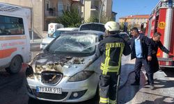 Karaman’da Trafik ışıklarında bekleyen otomobil bir anda alev aldı