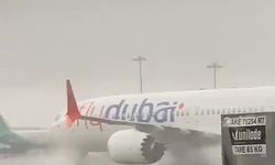Dubai'de hayat durdu! Fırtına sonrası şiddetli yağış