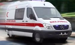 İzmir'de ticari taksi bariyere çarptı: 1 ölü, 5 yaralı