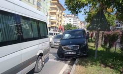 Alanya’da 4 araçlı zincirleme trafik kazası