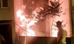 Beşiktaş’ta film gibi olay! Bina yanarken mahalleli tekme yumruk birbirine girdi