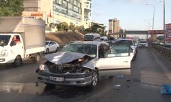 Maltepe’de kaza yapan araç sürücüsü olay yerinden kaçtı