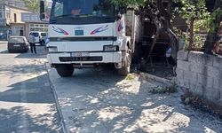 Zonguldak’ta park halindeki kamyonun freni boşaldı