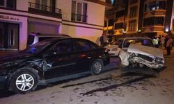 Samsun'da 2 otomobil çarpıştı: 5 yaralı