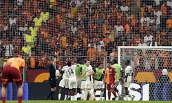 Yaptığı hareket pahalıya patladı! Fernando Muslera kırmızı kart gördü