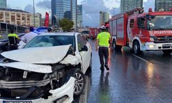 Şişli’de otomobil İETT otobüsüne arkadan çarptı: 3 yaralı