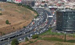 İstanbul’da iki metrobüs yol bakım çalışması nedeniyle çarpıştı