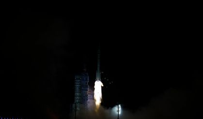 Çin 3 mürettabatlı Shenzhou-13 insanlı uzay aracını uzaya fırlattı