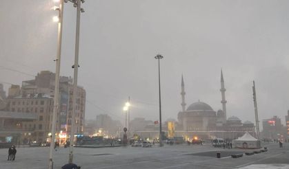 İstanbul'da yoğun kar yağışı etkisini sürdürüyor