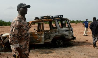 Nijerya'da askeri üsse saldırı düzenlendi! 11 ölü