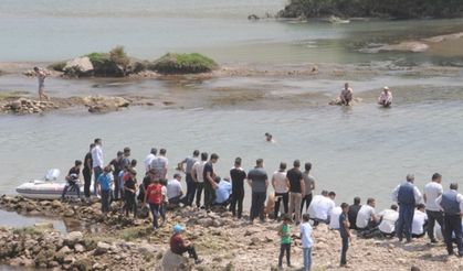 Şırnak Cizre'de nehire giren iki çocuk akıntıya kapılarak kayboldu