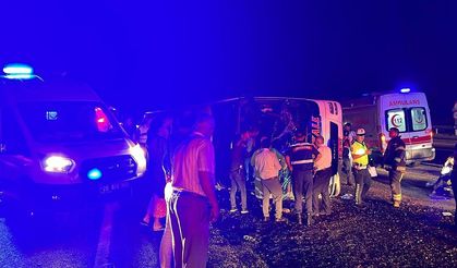 Denizli Pamukkale'de yolcu otobüsü devrildi! 28 yaralı