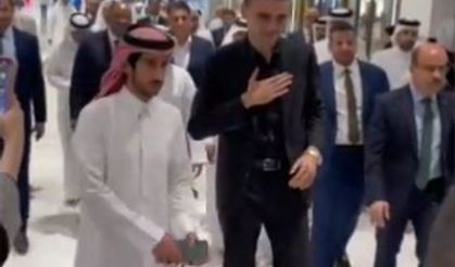 CZN Burak, Katar'da devlet başkanı gibi karşılandı