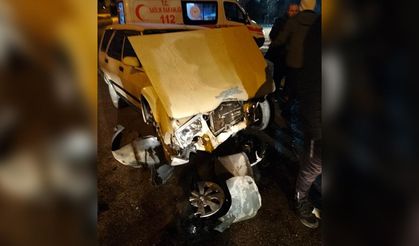 Erzurum'da iki otomobil çarpıştı! 5 kişi yaralandı