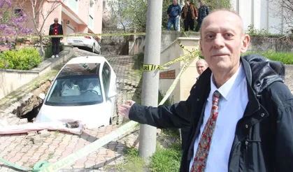 Edirne'de yol çöktü otomobiliyle 1 metrelik çukura düştü