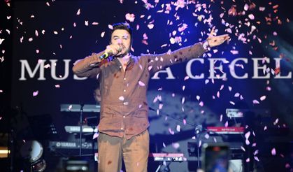 Uluslararası Gül Festivali'nin açılışını Mustafa Ceceli yaptı