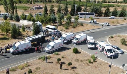 Elazığ'da yolcu otobüsü ile minibüs çarpıştı! 18 yaralı