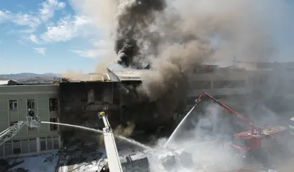 Ankara'da iş yerinden yangın! Birden parladı