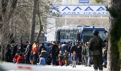 Edirne'de yasa dışı yollarla sınırı geçmeye çalışan 37 kişi yakalandı