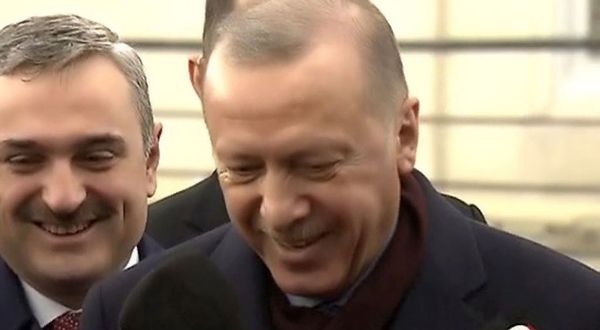 Cumhurbaşkanı Erdoğan'dan gazeteciye gülümseten yanıt